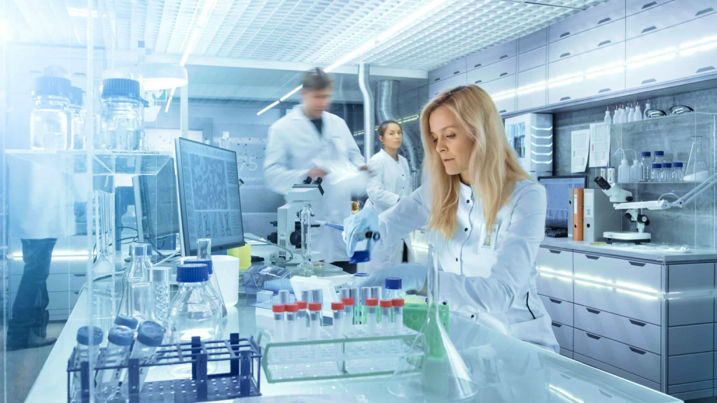 Pharmaceutical laboratory specialists